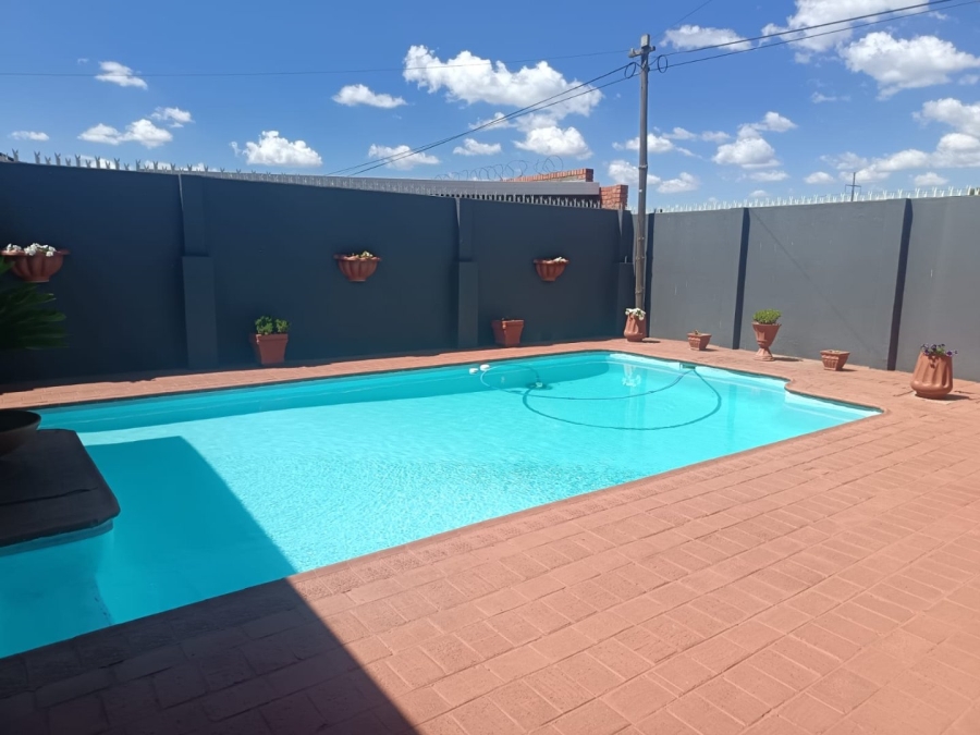 3 Bedroom Property for Sale in Northview Northern Cape